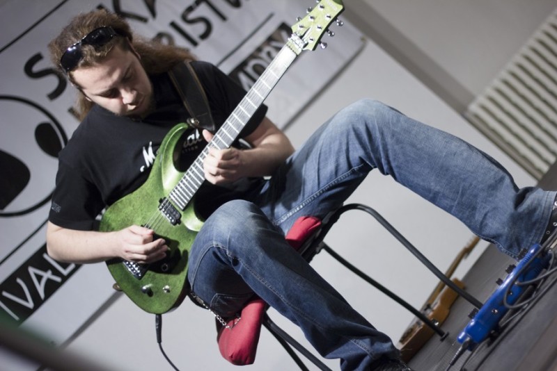 Workshop Miloše Knoppa, firemního hráče značky Marshall